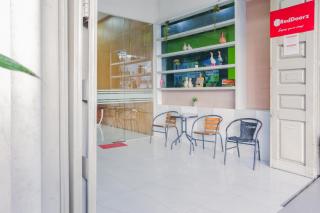 RedDoorz Plus @ Cemara Asri Medan - 6