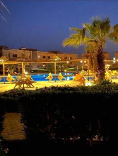 Malibu Sokhna 3 Bedroom Garden Chalet with Pool and Sea View - 8
