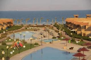 Malibu Sokhna 3 Bedroom Garden Chalet with Pool and Sea View - 5