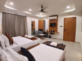 Hotel The SomnathInn Dwarka - 1