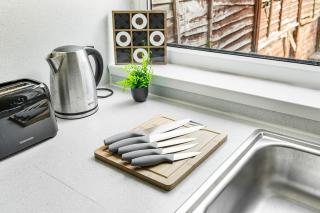 Nottingham Stay with Parking, Garden & Netflix - 3