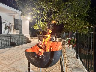 Dukat Bliss 01 - Mountain view, 15 min from Beach - 4
