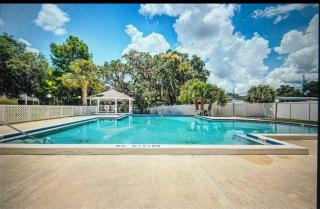 Lakeside Serenity Retreat - 1