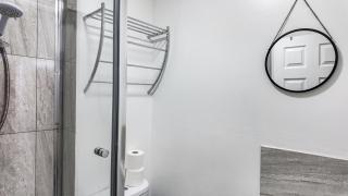 Stylish Studio in iIlkeston with Parking - 6