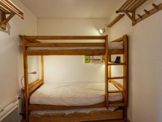 Studio rénové confortable, proche pistes et commerces, balcon - FR-1-425-162 - 4