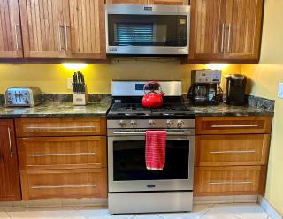 Parrot-ise 4 Bedroom Oceanfront Villa in Cayman Kai - 1