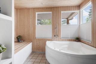 1558-Aakirkeby-Poserevaenget-6 - 2