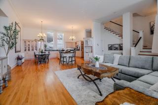 Queens Hall, Historic Luxury in St John's - 5