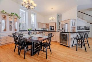 Queens Hall, Historic Luxury in St John's - 2