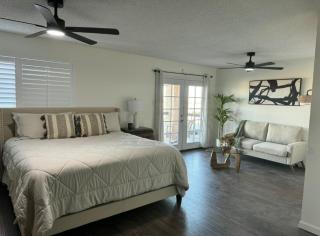 Modern Condo Within Walking Distance Of OnVida - 6