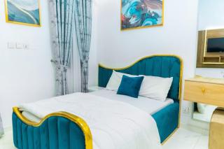 Cozy Luxurious 4 BDR Duplex Near Landmark Beach - 7