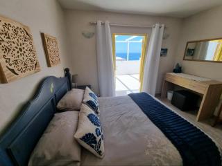 Spacious Seaview Apartment, 62 Perissa - 2