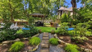 The Dobbs Beltline - 6 BD4 BA, Sleeps 16, Close to Downtown Mercedes Stadium - 2