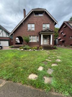 Updated cozy in central Cleveland - 9