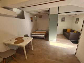 Studio - climatisé - proche centre ville, espace carat, gare - parking gratuit - 0