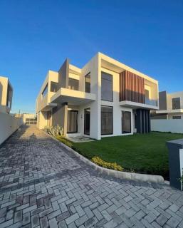 Beach House T4 Luxury Beach House - 1