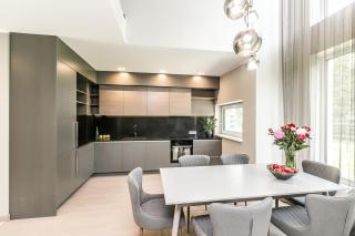 Modern City Villas with Private Parking, Garden and BBQ - 2