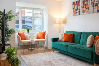 Contractors, Relocators Free Parking Fast Wifi - 6