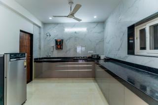 Vanya Abode Home With Parking - 8