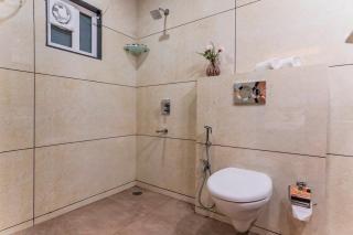 Vanya Abode Home With Parking - 9