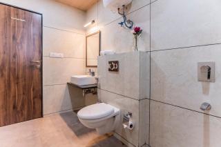Vanya Abode Home With Parking - 5