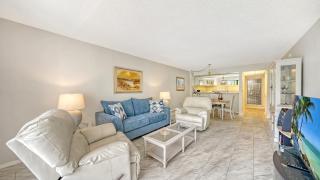Heated Pool-Short Walk to Beach, FREE trolley around Siesta Key! - 8