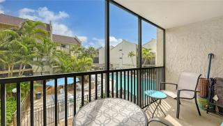 Heated Pool-Short Walk to Beach, FREE trolley around Siesta Key! - 9