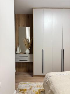 Stylish Minimal Apartment with Views-Central - 2