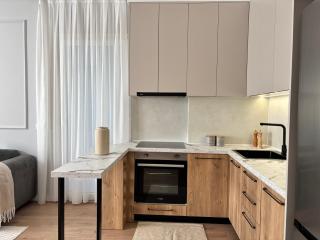 Stylish Minimal Apartment with Views-Central - 6