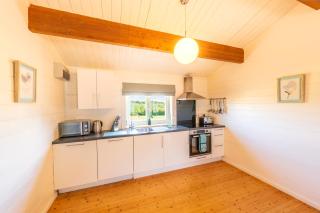 Eddington Lodge Cosy Cabin near Bude Beaches - 7