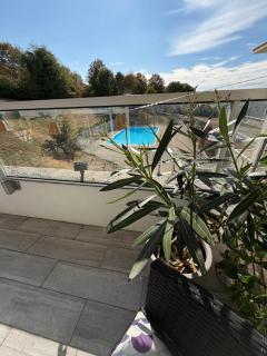 Besançon- Appart avec balcon et piscine pour Groupe pro et famille - 4