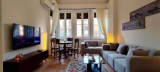 Elegant Downtown Cairo apt with Balcony and Views - 1