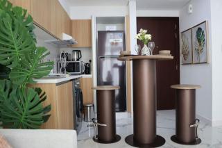 Modern 1BR Masdar - Chic Sleek City Escape - 7