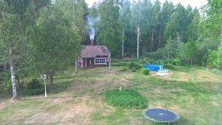Maaseudun rauhassa perinteisen ulkosaunan kanssa - 9
