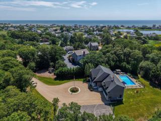 Upscale Beach Retreat w Pool Half Mile to Beach - Dennis - 0