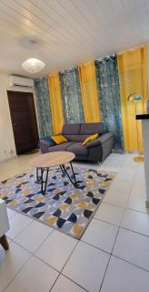 Appartement Cayenne Chic Design Élégant en Bois Tropical - 9