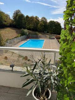 Besançon- Appart avec balcon et piscine pour Groupe pro et famille - 9