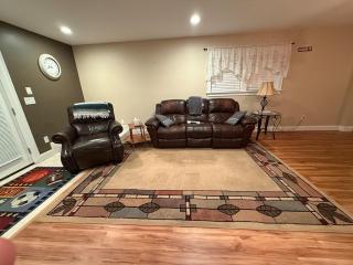 1,500 sq feet one level ranch completely remodeled - 4