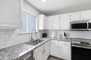 Modern Frisco Retreat Remodeled 3BR House - 2
