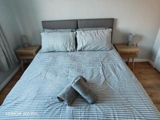 Brecon Gardens 4 Bedroom Group Accommodation - 4