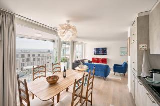 La Perle au Lac - Bright Lakefront Apartment with a Balcony - 0