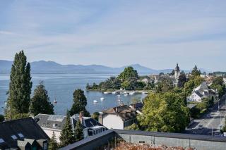 La Perle au Lac - Bright Lakefront Apartment with a Balcony - 2