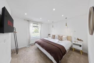 Stylish 3-Bed Home in Orpington by MCPI Hosting, Perfect for Families & Business Stays with Free WiFi & On-Street Parking - 8