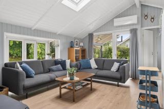 Lovely Well-Designed Holiday Home For 6 - 5