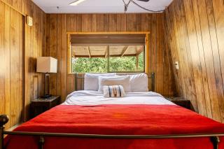 Tillie Creek Retreat: a Creekside Oasis - 4