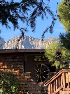 Tillie Creek Retreat: a Creekside Oasis - 7