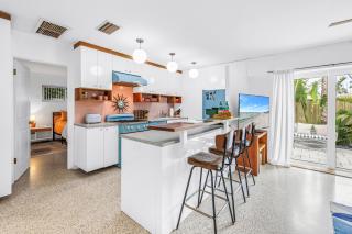 Barefoot Beachside One-Bedroom - 7