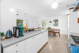 Barefoot Beachside One-Bedroom - 1
