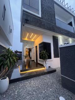 Citrine Apartment -Luxurious 2 bedroom LBS Ajah Lekki Lagos - 9