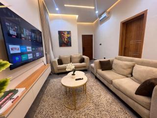 Citrine Apartment- 2 bedroom apartment - Gym free wifi Netflix Youtube in LBS Ajah Lekki Lagos - 0